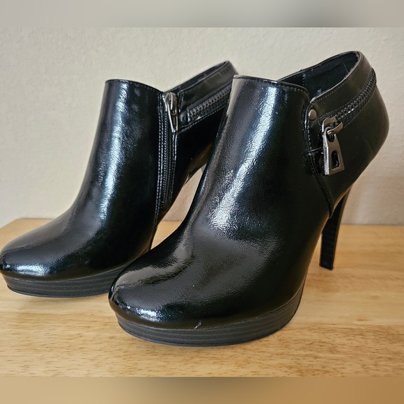 City Streets Heel Booties - Picture 2 of 7